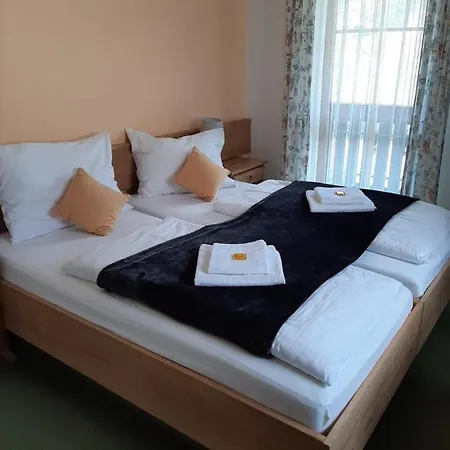 Landgasthof Frankenstern 2*